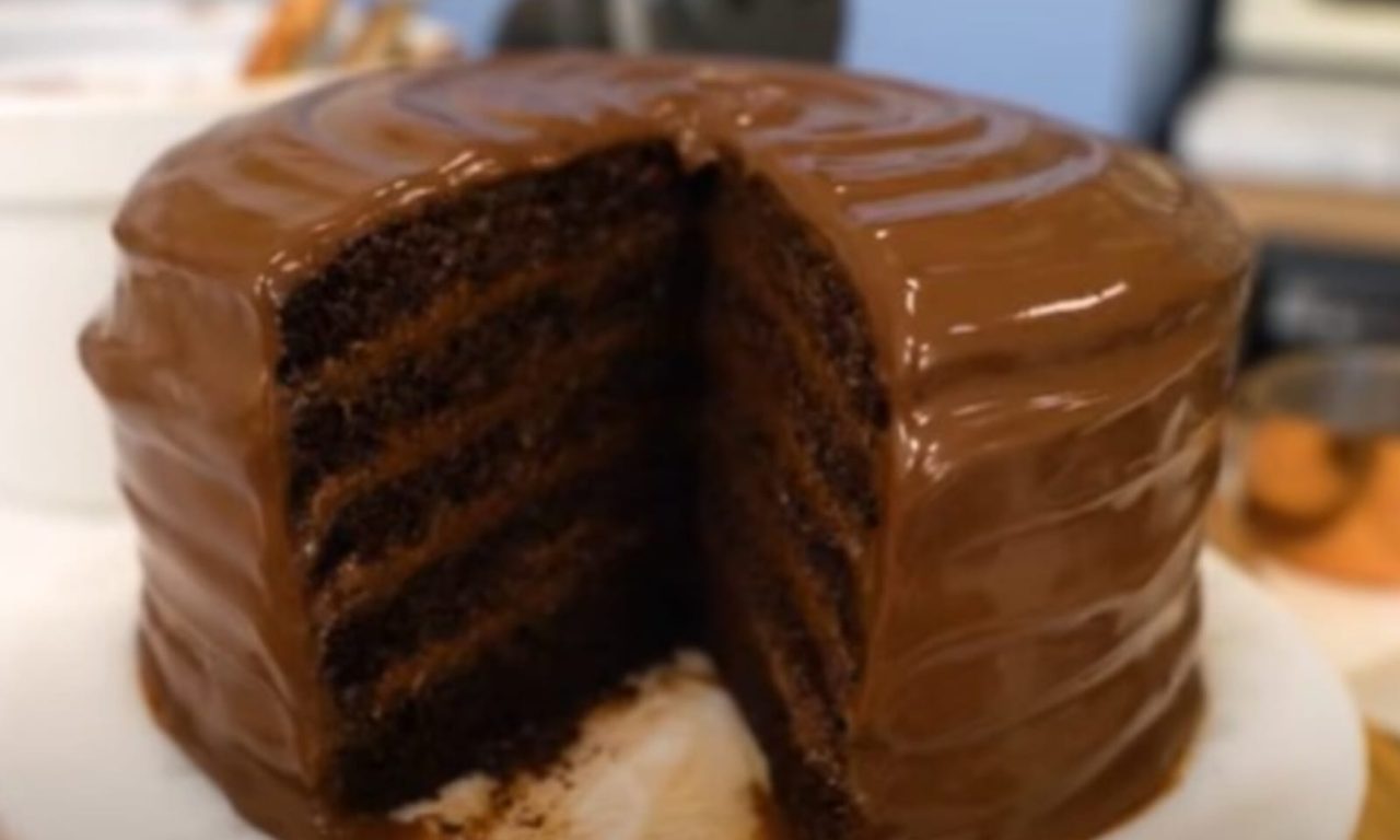 Bolo de chocolate da Matilda: é muito gostoso e uma ótima opção pro lanche da criançada