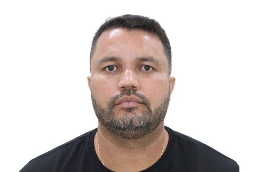 Identificado motorista que morreu após perder controle do carro e arrancar árvores do chão em Aparecida de Goiânia
