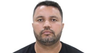 Identificado motorista que morreu após perder controle do carro e arrancar árvores do chão em Aparecida de Goiânia