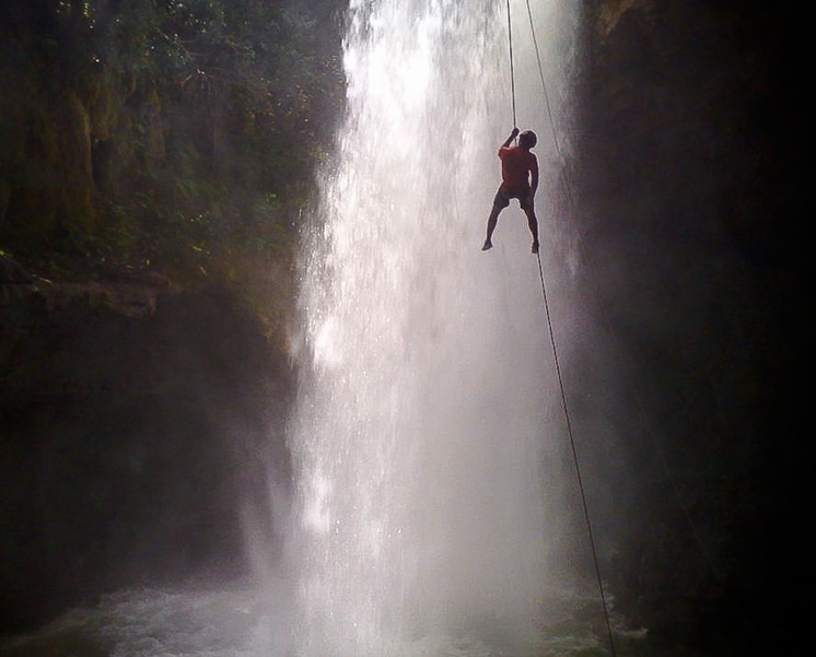 Trilhas, cavernas e adrenalina: cidade em Goiás é perfeita para quem quer se conectar à natureza com emoção