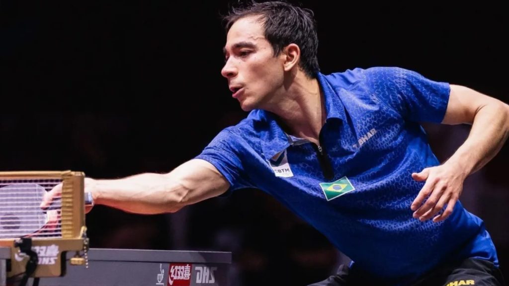 Hugo Calderano em ação pelo Mundial de Tênis de Mesa de 2025 (Foto: Divulgação/@wtt)