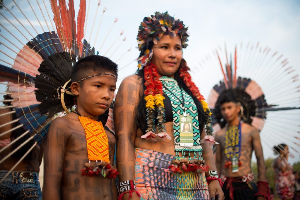Indigenas da tribo Karajá