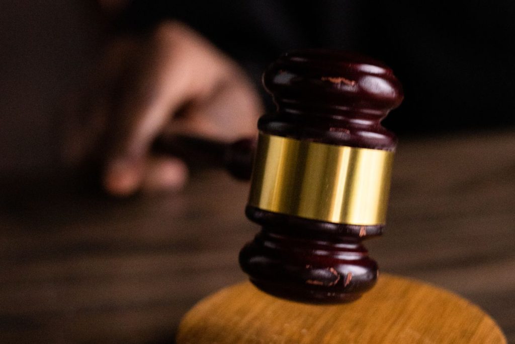 Justiça multa indenização -