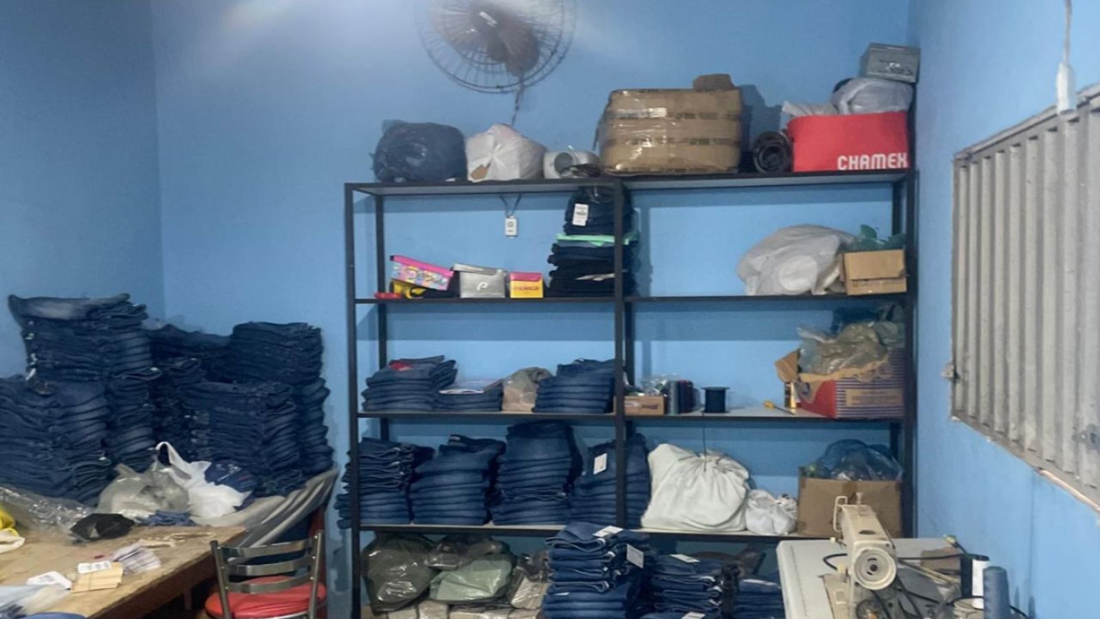 PC encontrou mercadorias furtadas pela organização criminosa sob posse dos suspeitos. (Foto: Divulgação/PC)