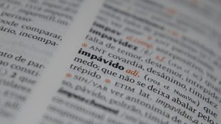 6 palavras que quase todo brasileiro fala errado sem perceber