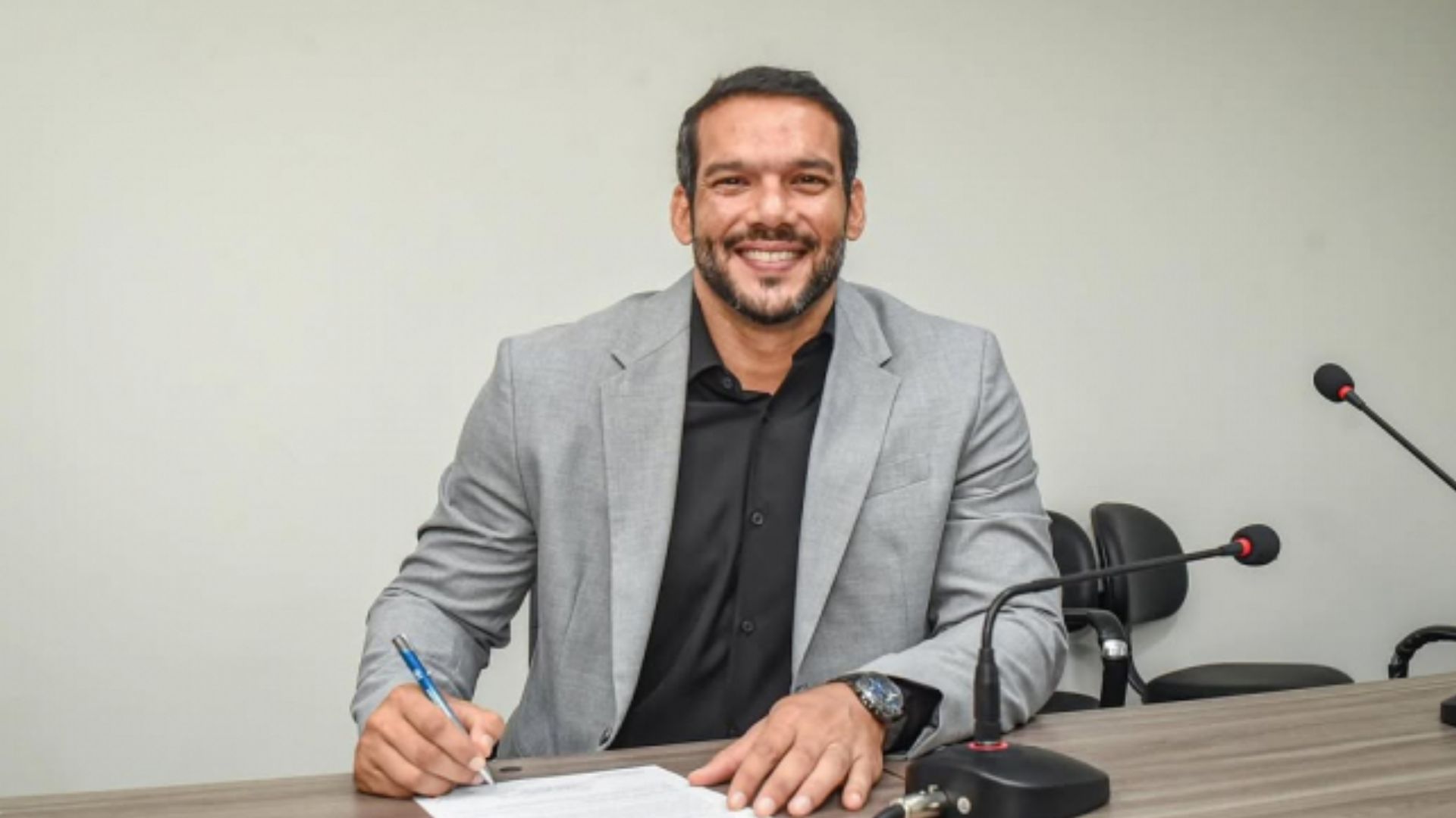 Samir Xaud é eleito presidente e assume CBF em meio à crise e racha com clubes