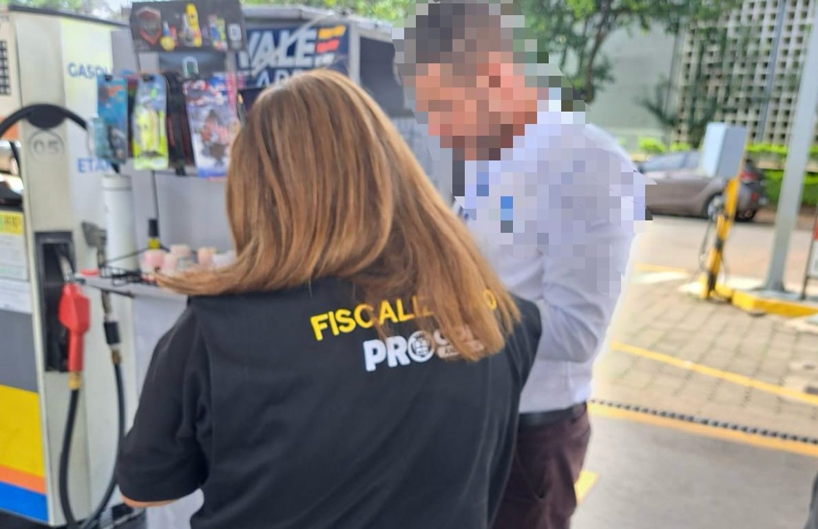 20 estabelecimentos terão de apresentar notas fiscais das compras e vendas dos combustíveis. (Foto: Procon Anápolis)