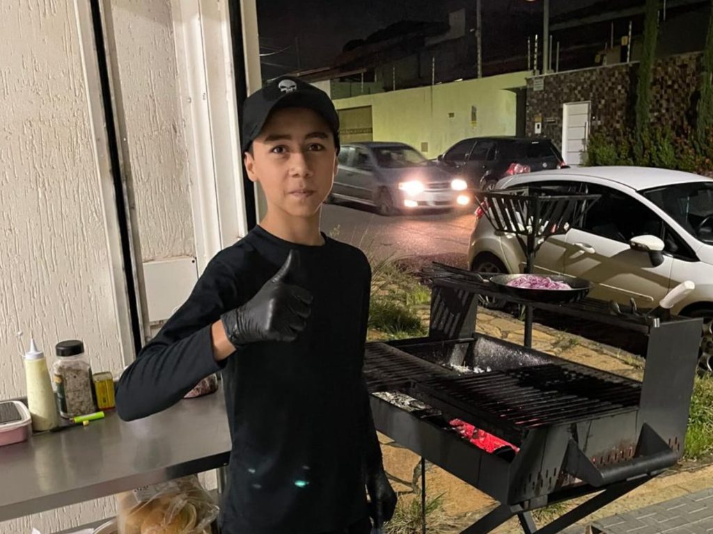 Hamburgueria começou na garagem de casa. (Foto: Reprodução)