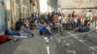 Usuários de drogas na Cracolândia. (Foto: Paulo Pinto/Agência Brasil)