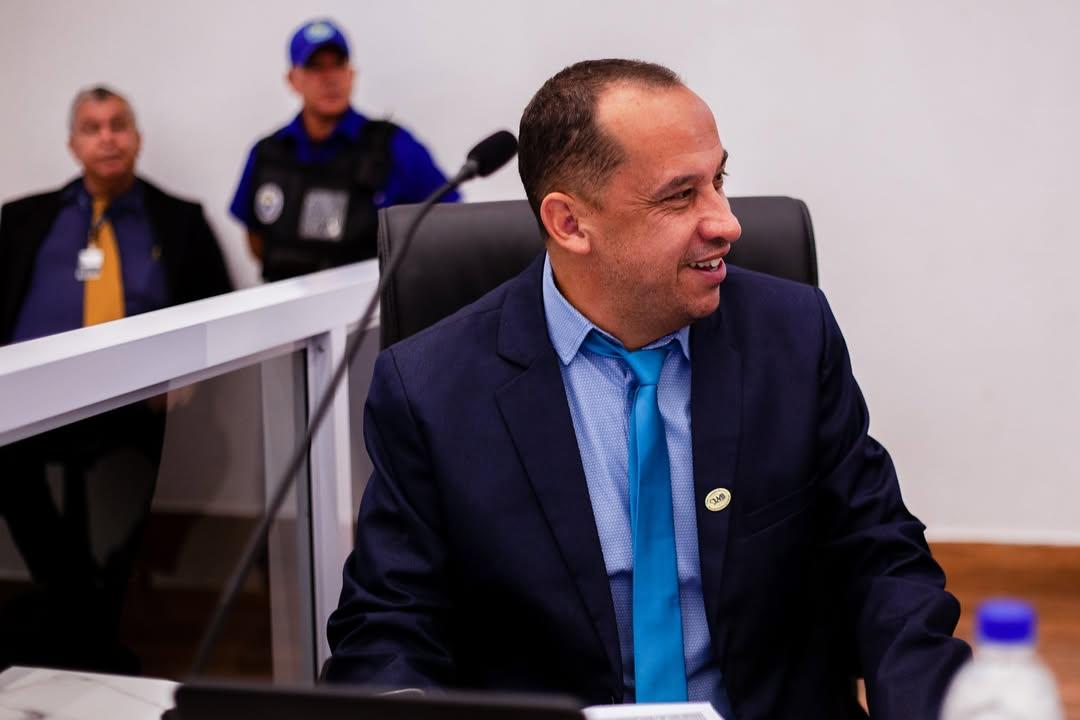 Vereador confessa em áudios que usou carro oficial da Câmara de Anápolis para se divertir em Ubatuba