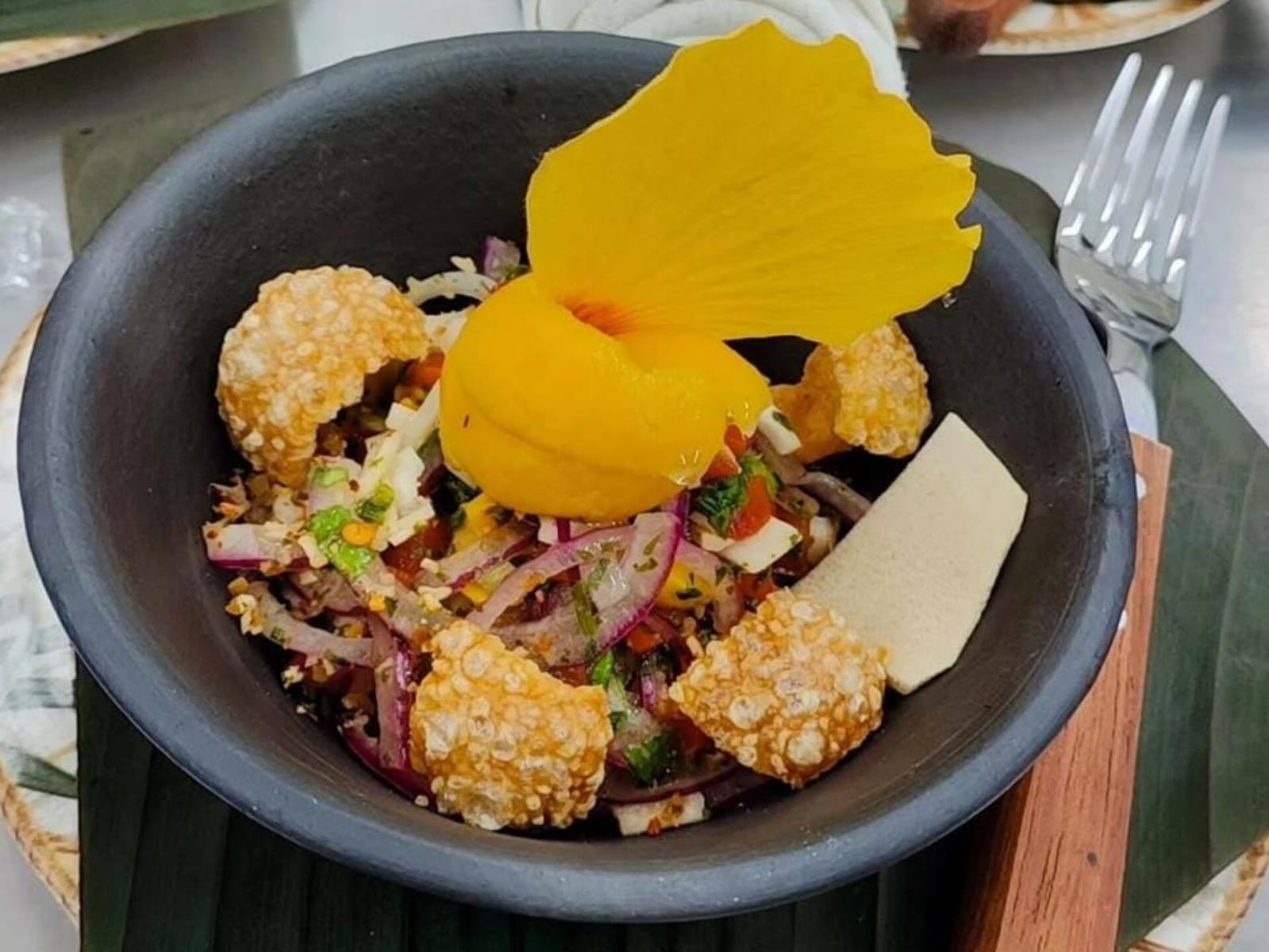 Ceviche de gueroba com pequi, autoral da chef. (Foto: Arquivo Pessoal)