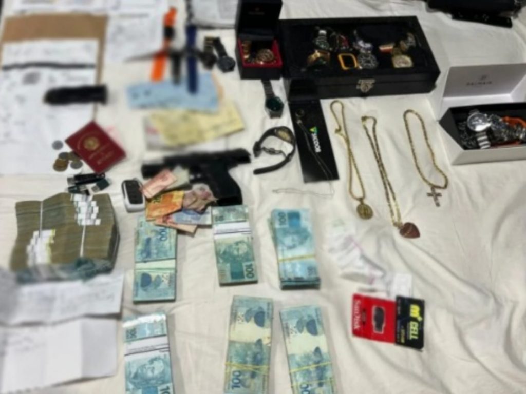 Diversos bens e valores foram apreendidos pela Polícia Civil (PC) (Foto: Divulgação)