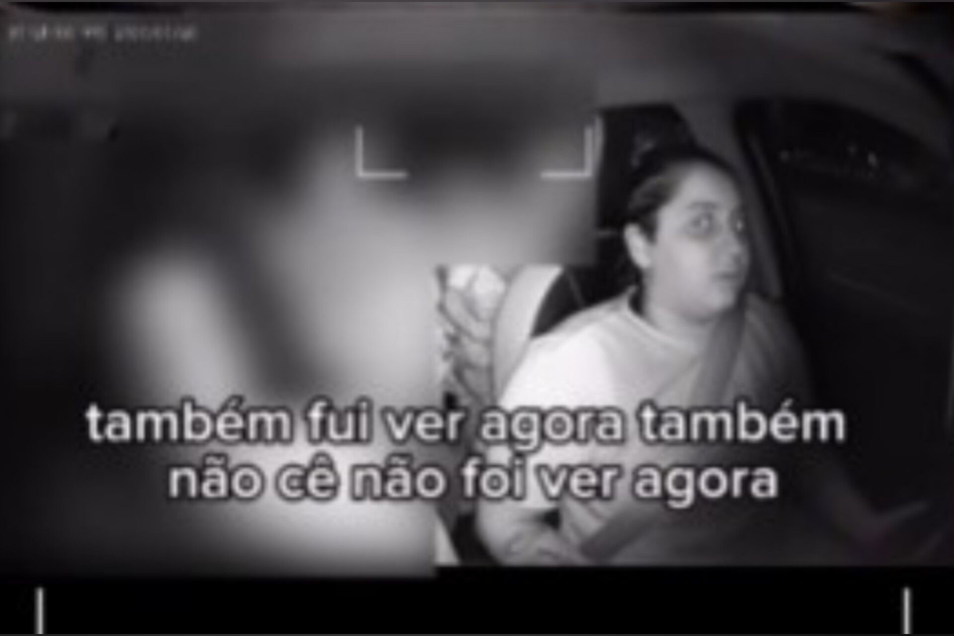 Motorista de aplicativo tem infeliz surpresa ao olhar para trás durante viagem