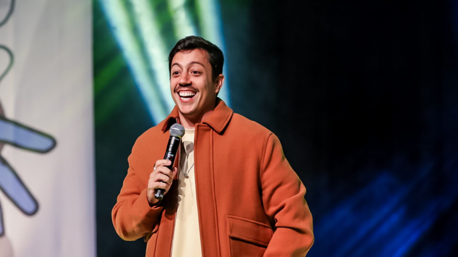 Renato Albani anuncia proibição em seu show: “Deus no comando”