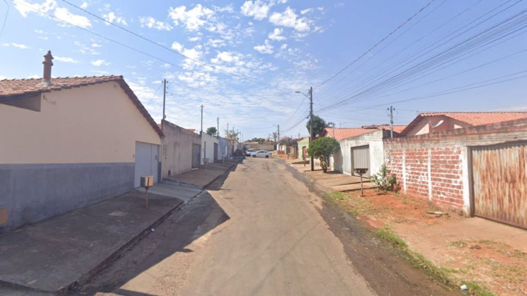 Grávida é agredida pela atual do ex em Anápolis; homem viu tudo e deixou a jovem apanhar