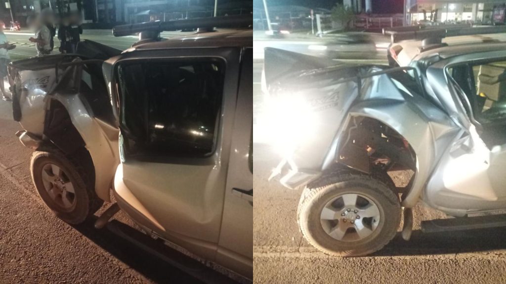 Carroceria da caminhonete ficou totalmente destruída após colisão.