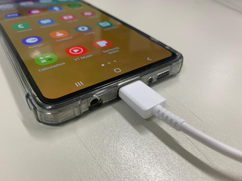 Esse é o jeito certo de carregar seu celular (a bateria vai durar bem mais)