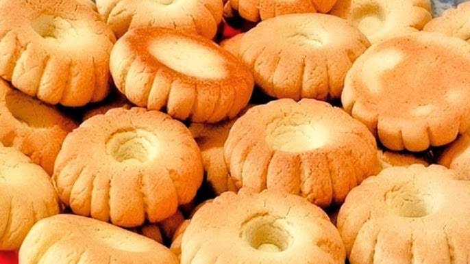 Biscoitinho de amido com apenas 3 ingredientes é muito prático e uma ótima opção para o lanche