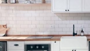 Nova tendência está dominando as paredes das cozinhas e as donas de casa estão amando