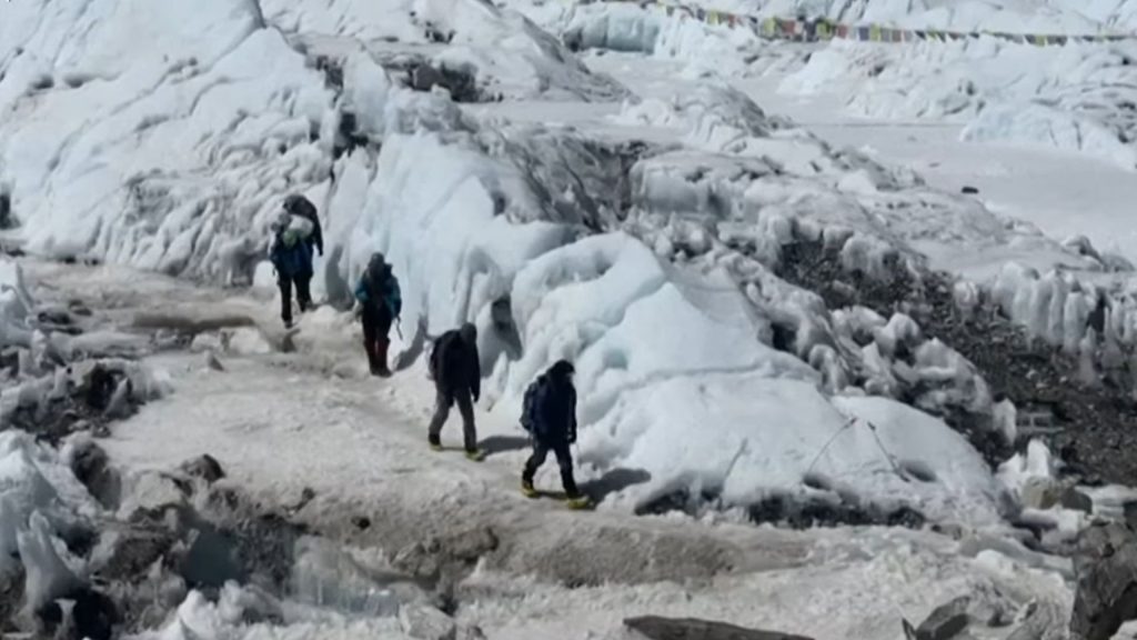 Escalada no Monte Everest é desafiadora.