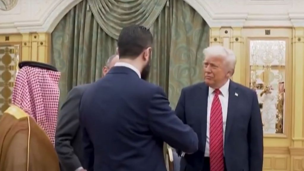 Trump se encontrou com Ahmed al-Sharaa durante viagem à Síria.