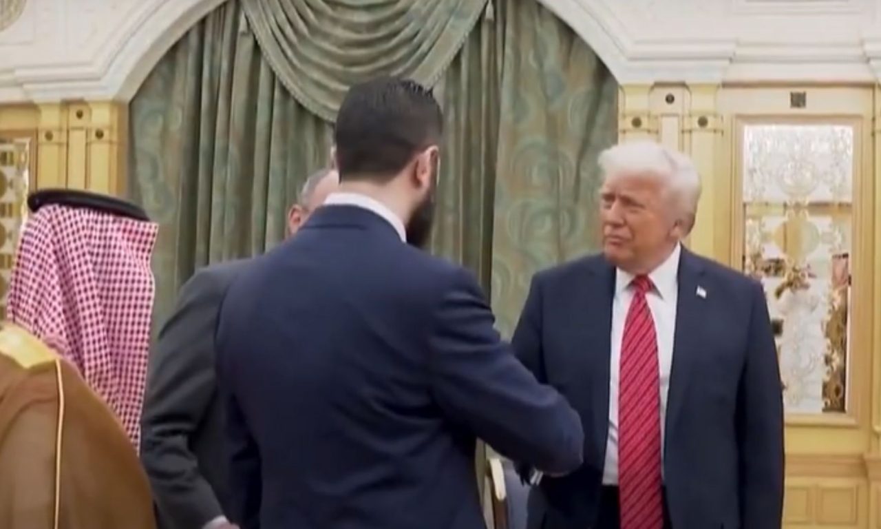 Trump se encontrou com Ahmed al-Sharaa durante viagem à Síria.