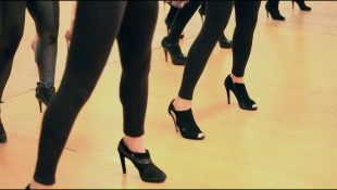 6 itens considerados masculinos antigamente que agora só as mulheres usam