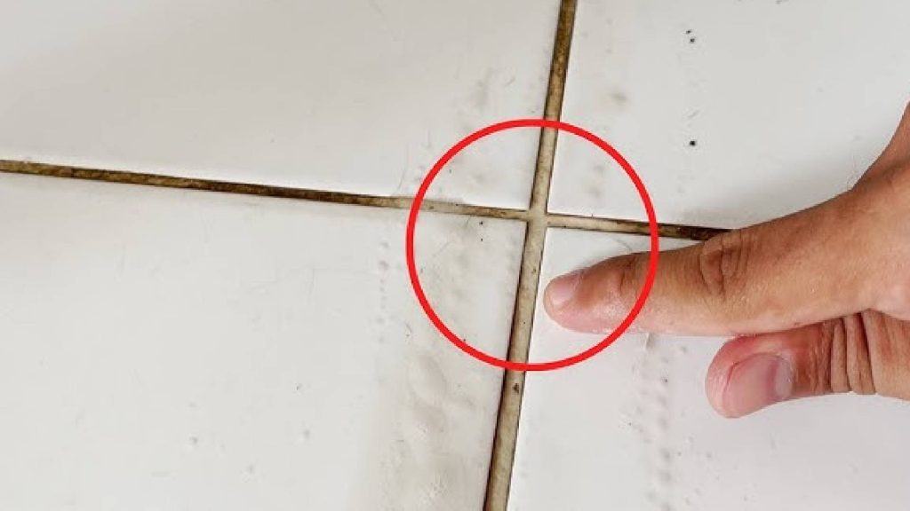 Como limpar os rejuntes dos azulejos encardidos sem precisar ficar horas esfregando