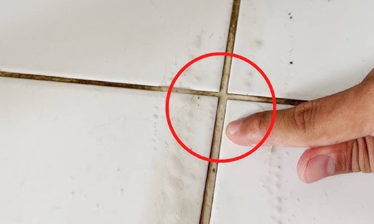 Como limpar os rejuntes dos azulejos encardidos sem precisar ficar horas esfregando