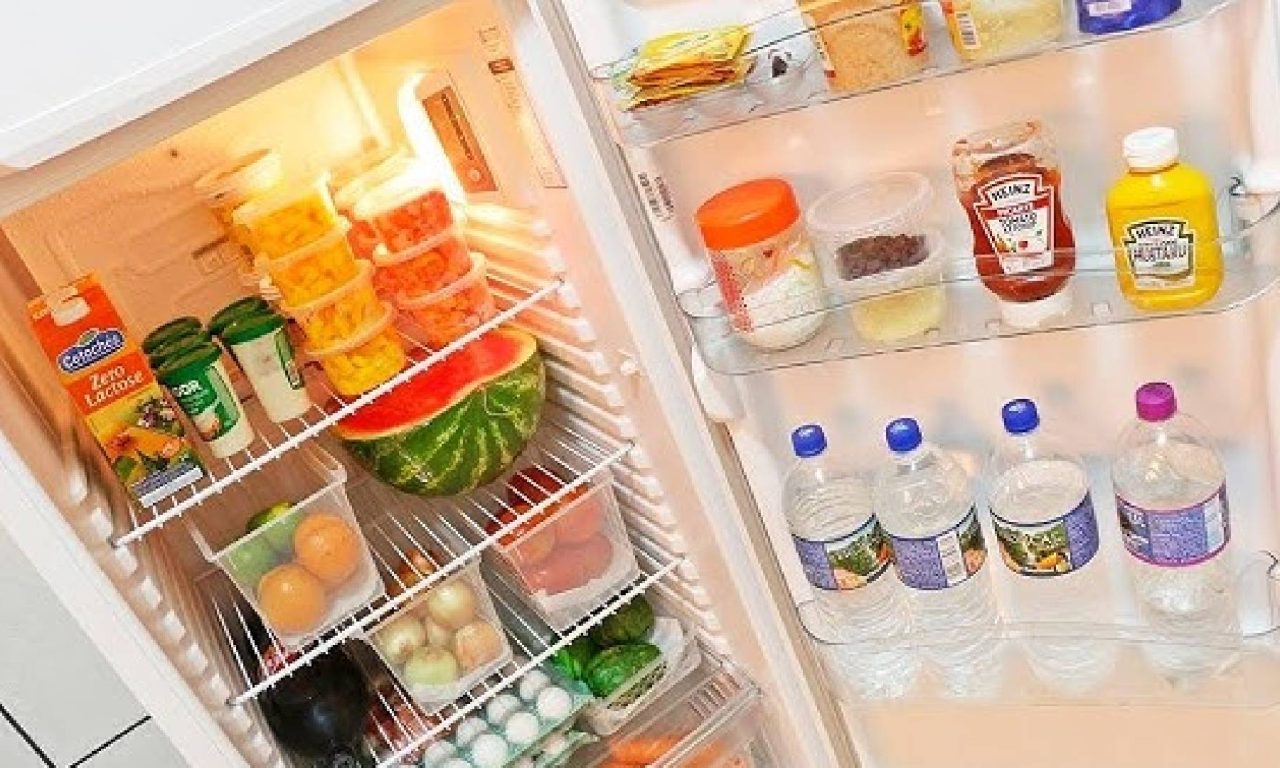 Dicas para limpar e manter a geladeira organizada