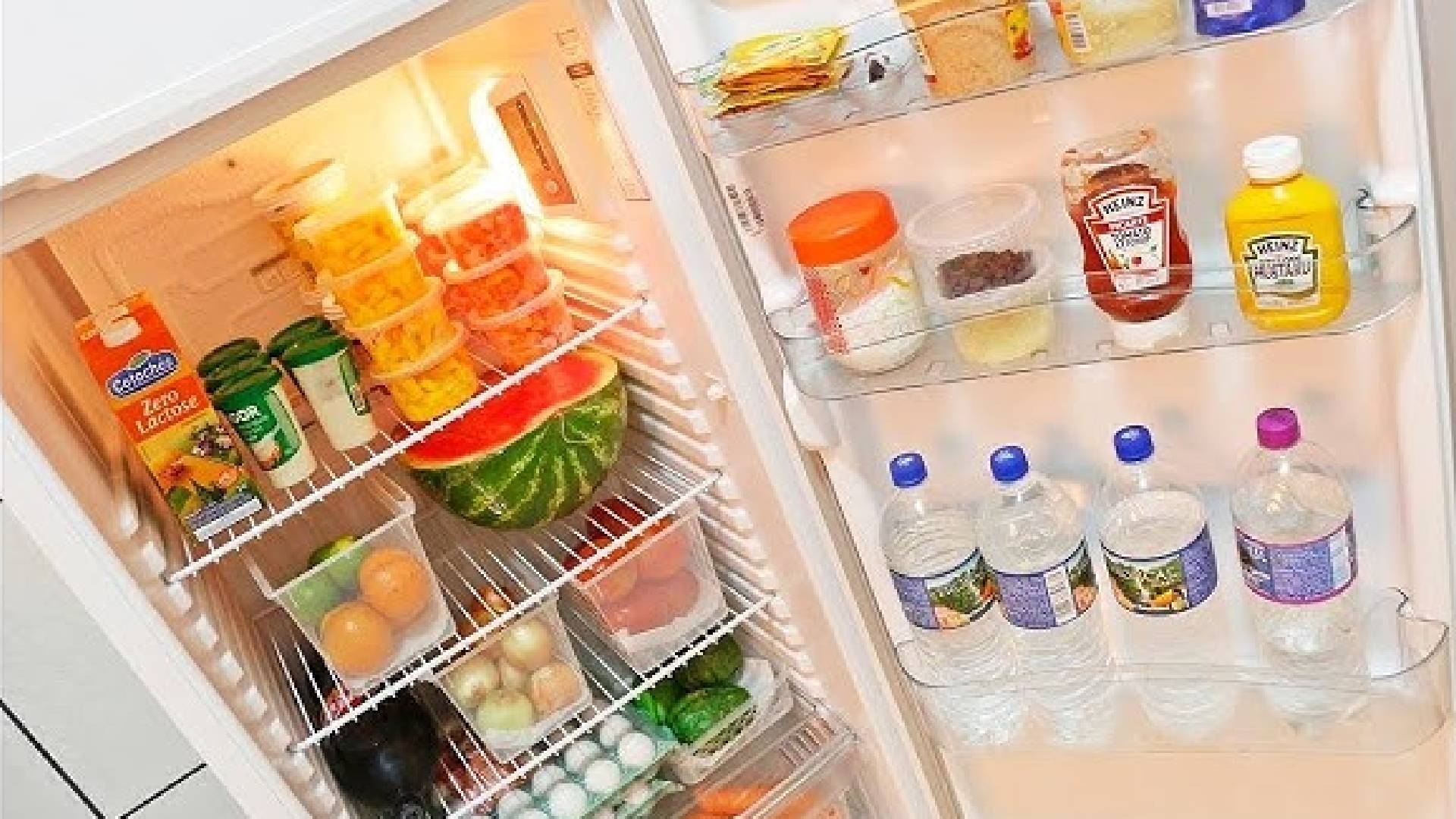 Dicas para limpar e manter a geladeira organizada