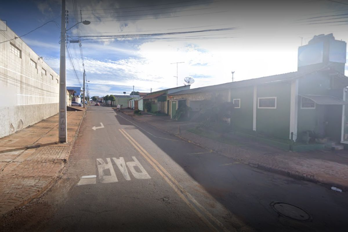 Vítima foi encontrada morta dentro do motel. (Foto: Captura/Google Street View)