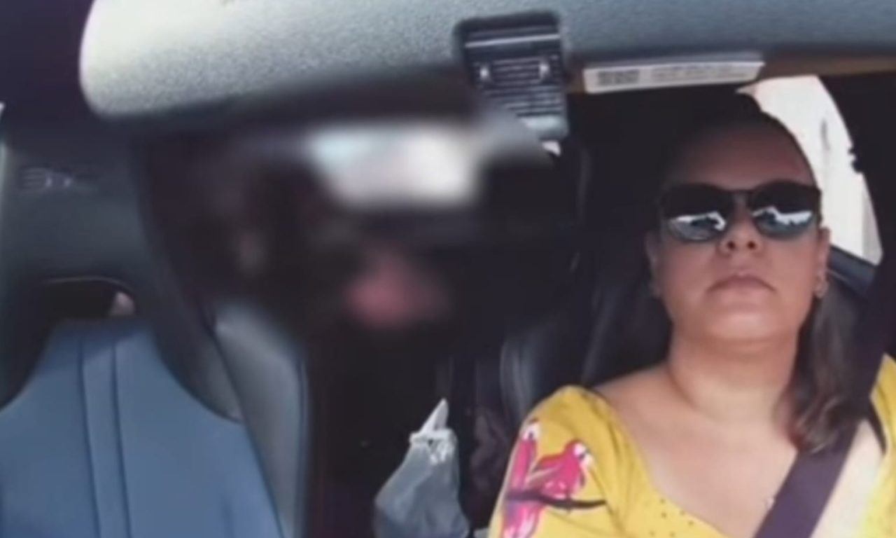 Motorista de aplicativo se irrita com passageiro folgado e toma atitude extrema: “no meu carro quem manda sou eu”