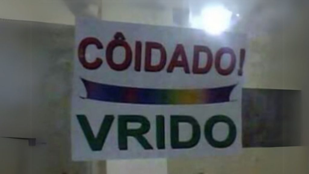 Placa chamou atenção