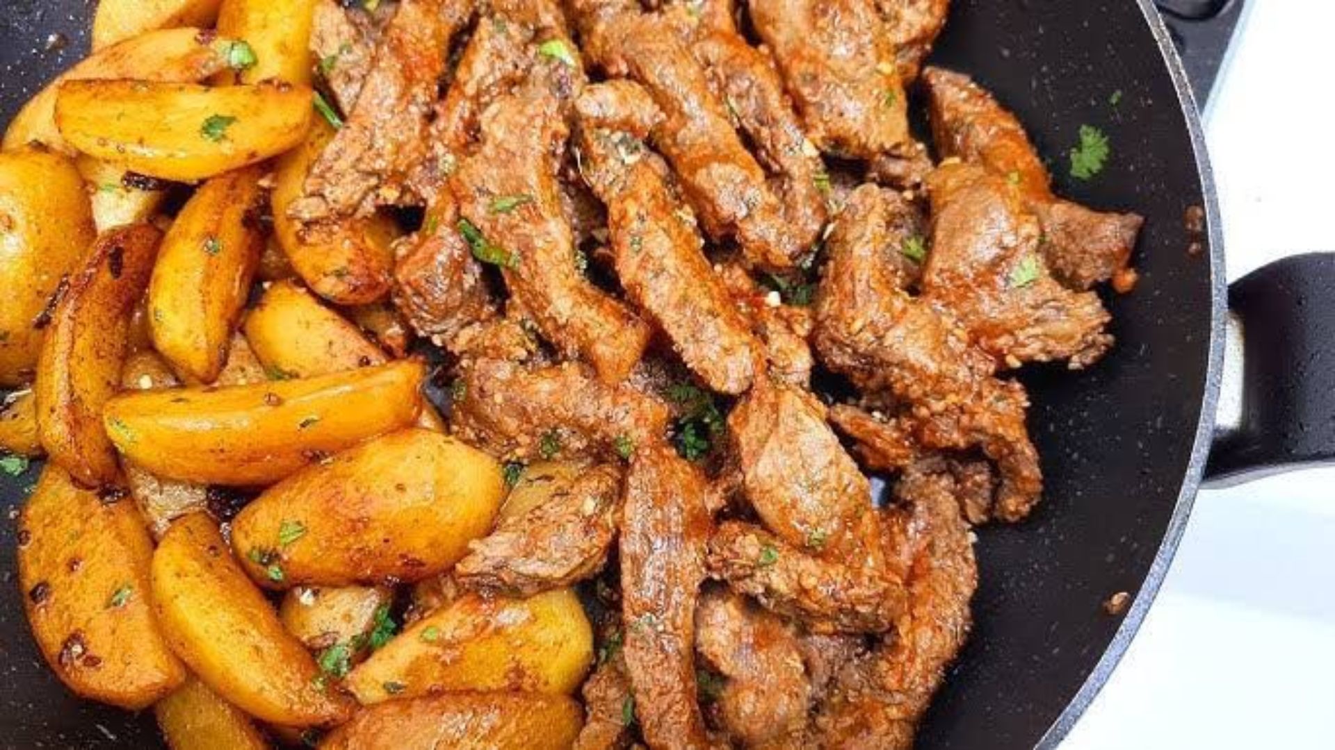Conheça a carne ideal para cortar em tiras e fazer com cebola (fica perfeita)