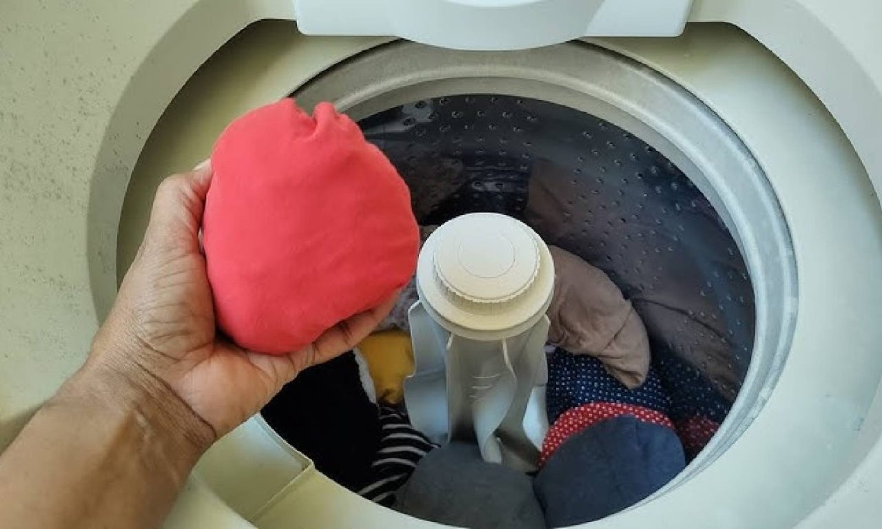 6 coisas que todo mundo deveria fazer antes de colocar a roupa na máquina de lavar