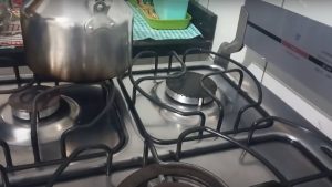 Forma prática de desentupir a boca do fogão, sem precisar chamar um técnico