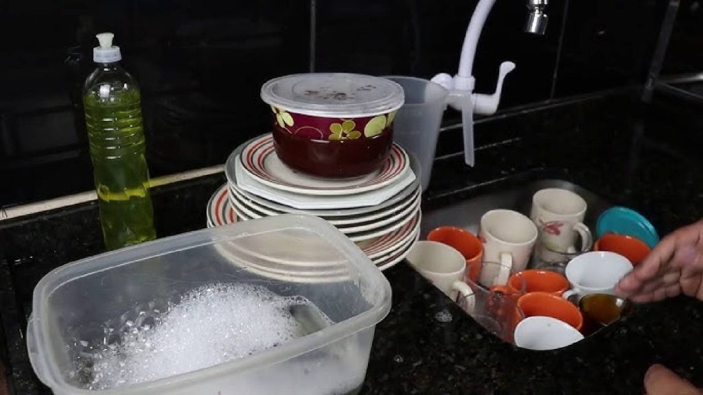Aviso importante para todas as donas de casa que usam detergente na hora de lavar a louça
