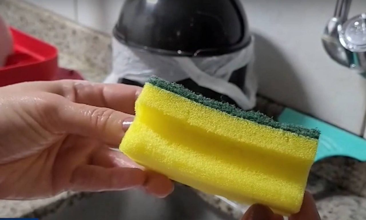 Esse é o tempo máximo que você pode usar sua bucha de cozinha antes de ter que trocá-la