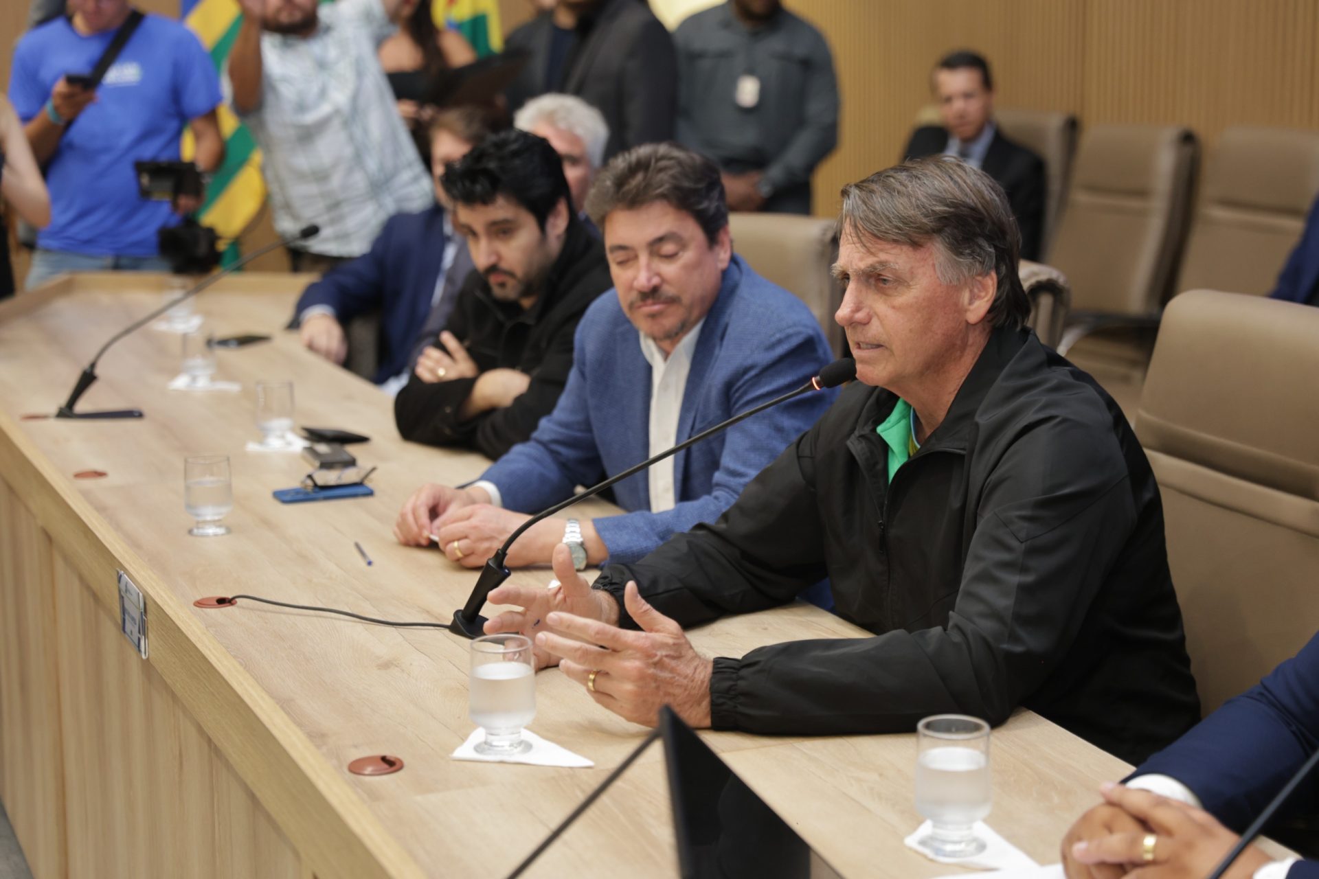 Essas foram as palavras de Jair Bolsonaro antes de vomitar e ter de sair de Goiás às pressas