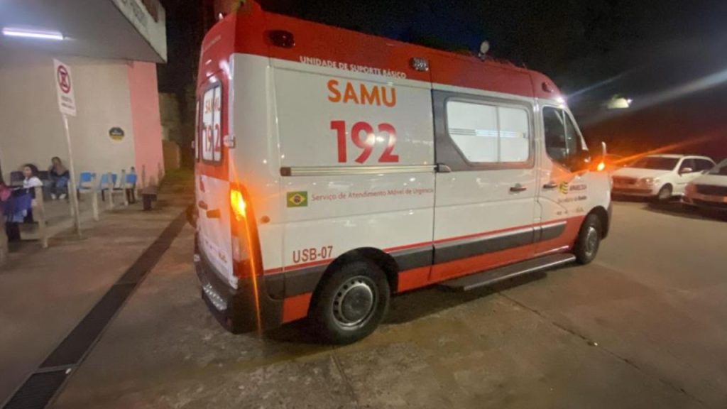 Ambulância do Samu (Foto: Reprodução) tiros