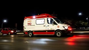 Ambulância do Samu a noite. (Foto: Breno Esaki/Agência Saúde)