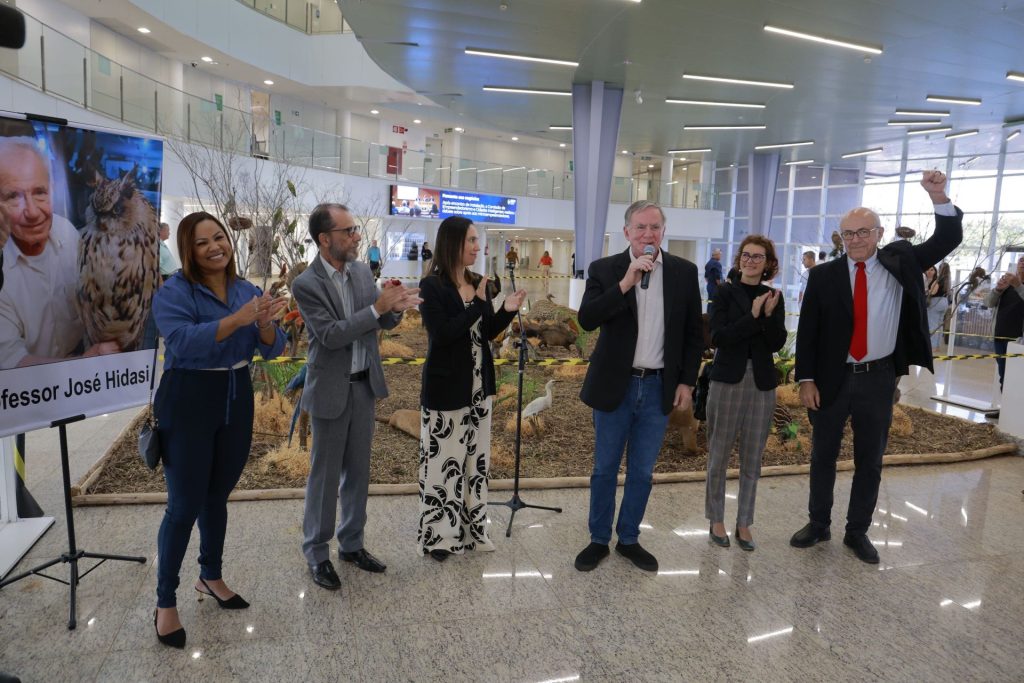 Antônio Gomide na inauguração da exposição Cerrado: Berço das Águas e da Biodiversidade.