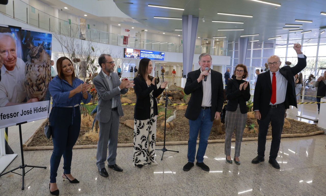 Antônio Gomide na inauguração da exposição Cerrado: Berço das Águas e da Biodiversidade.