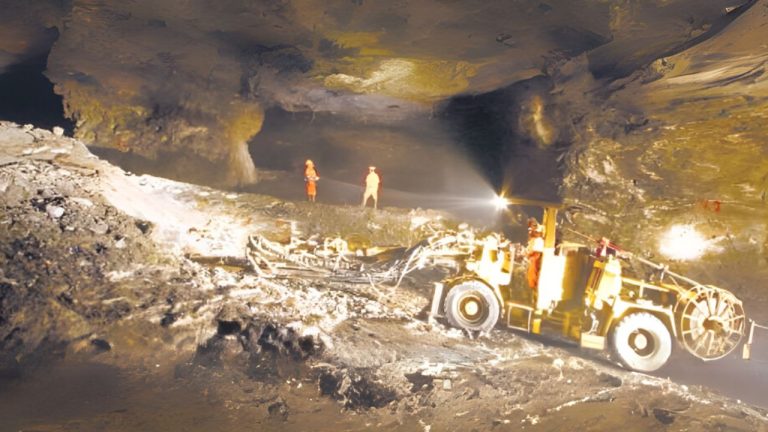 Mina subterrânea da Mineração Serra Grande. (Foto Reprodução/Centro de Tecnologia Mineral)