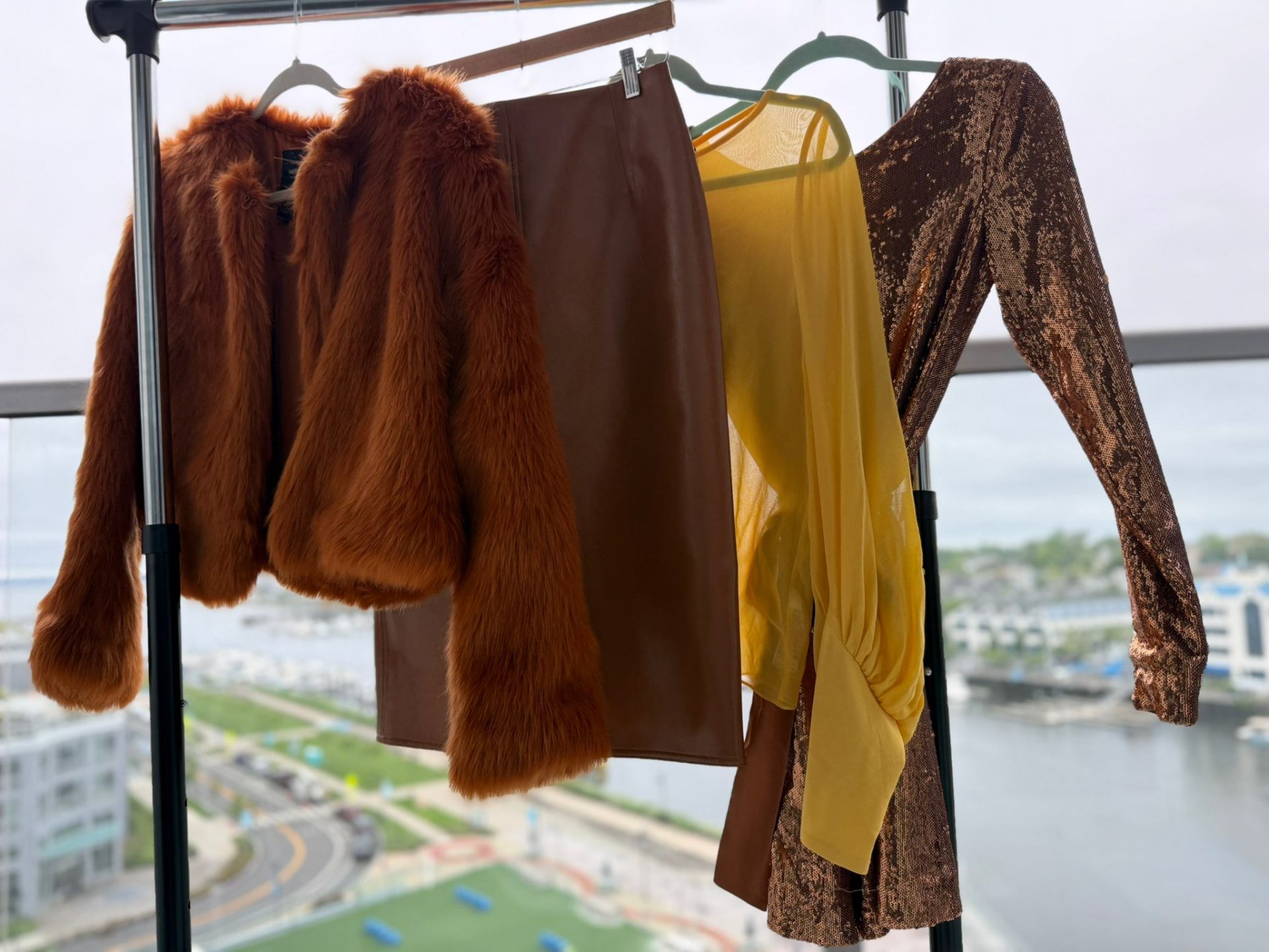 Goiânia terá bazar de luxo com peças de marcas como Prada, Dior e Dolce & Gabbana