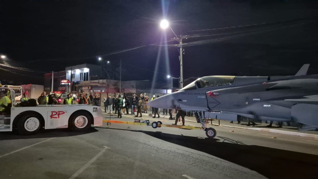 Caça supersônico ainda percorreu mais 2 km terrestre. (Foto: Divulgação/FAB)