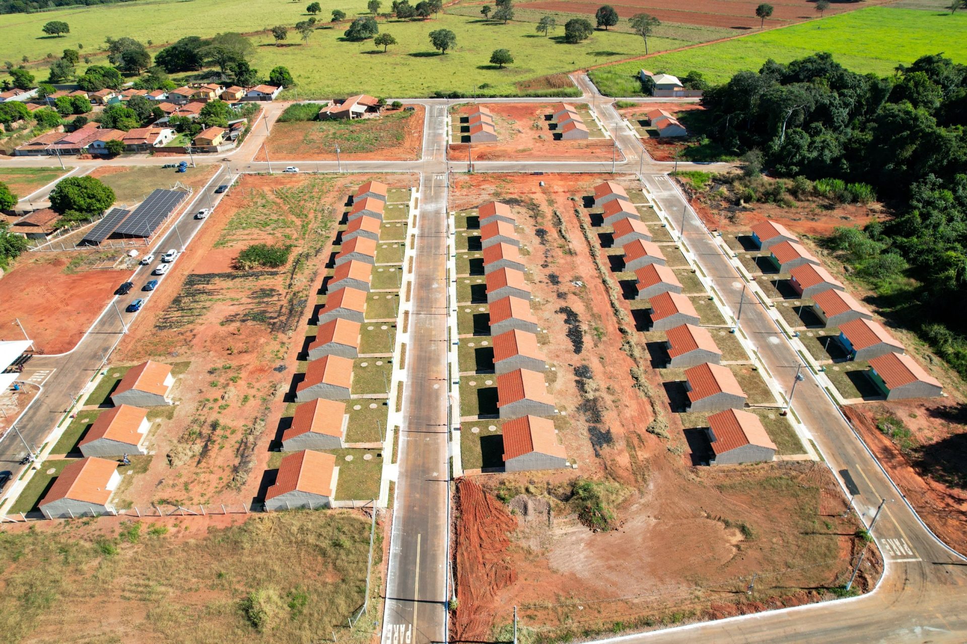 Casas do programa Pra ter Onde Morar, do Governo de Goiás. (Foto: Divulgação/Agehab)