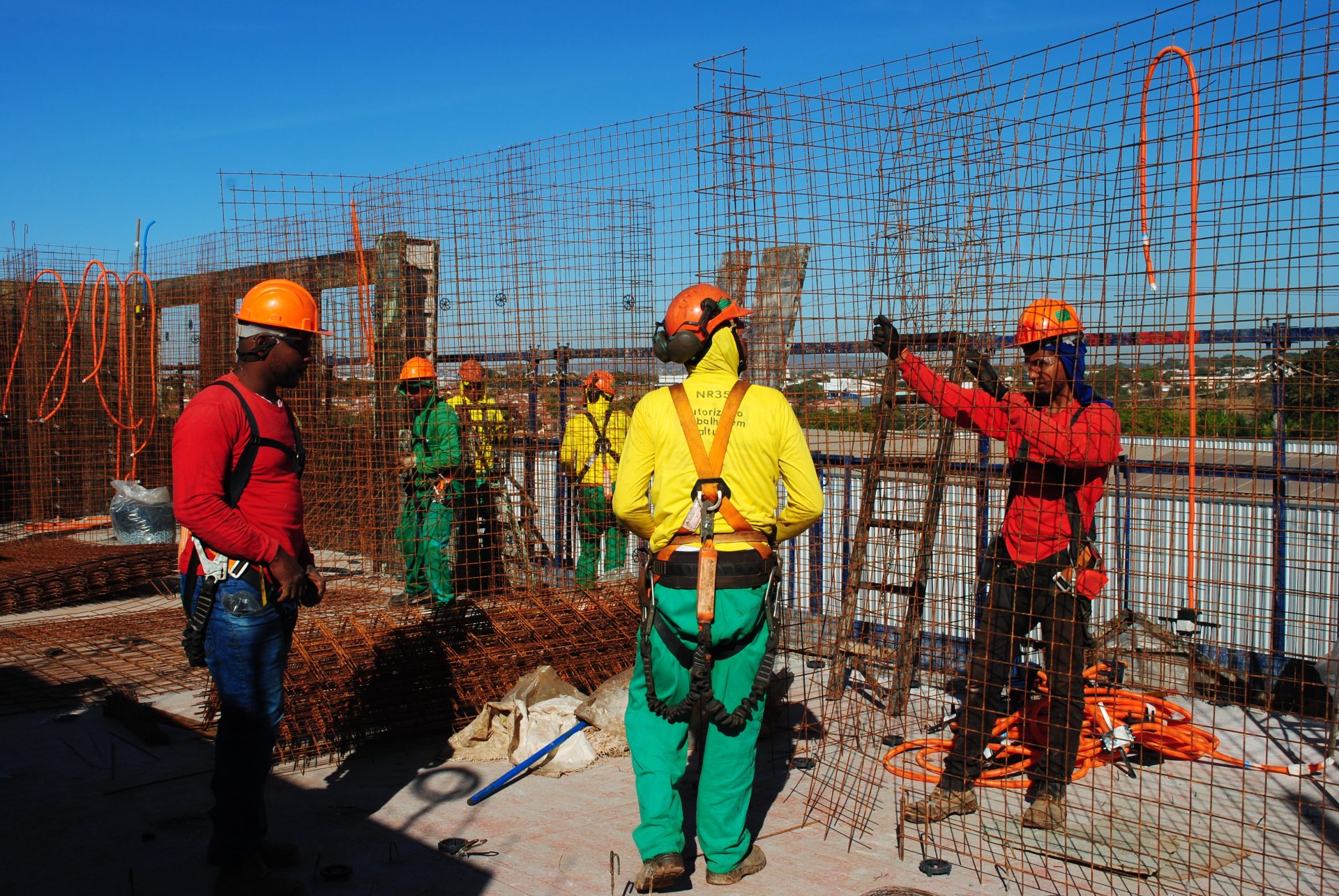 CLT: construtora está com vagas abertas em Goiânia, Aparecida de Goiânia e Anápolis