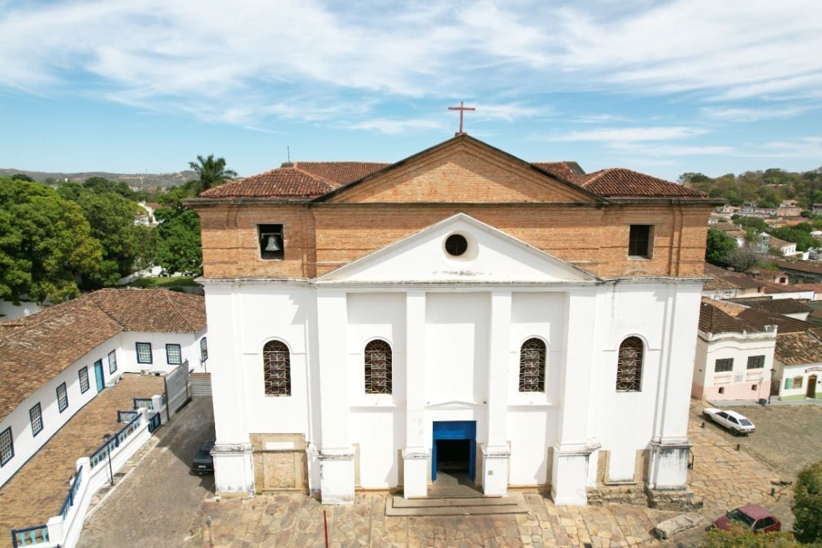 Conheça a história da igreja amaldiçoada na cidade de Goiás